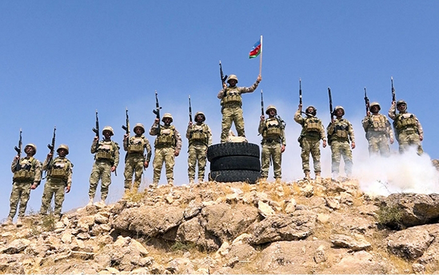 Azərbaycan Ordusu gecə 