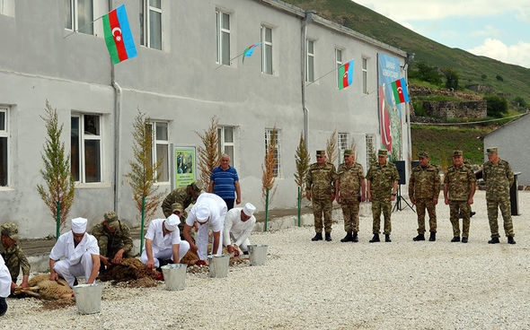 Baş Qərargah rəisi bir neçə döyüş mövqeyində olub - FOTO