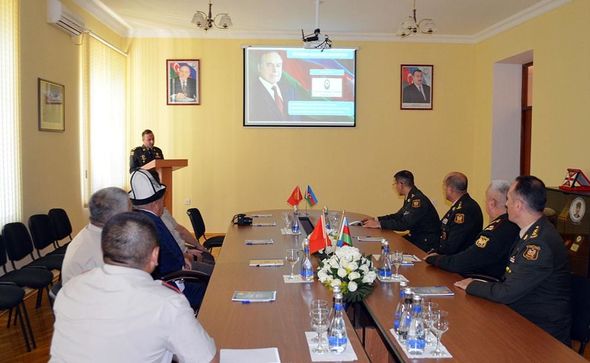 Qırğızıstanın müdafiə naziri Azərbaycanda komando hərbi hissəsində olub - FOTO