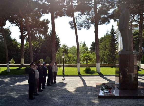 Qırğızıstanın müdafiə naziri Azərbaycanda komando hərbi hissəsində olub - FOTO