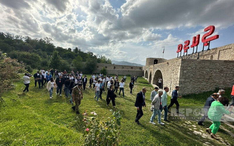 Qlobal Forumun iştirakçıları Şuşanın tarixi məkanları və əsrarəngiz təbiəti ilə tanış olublar
