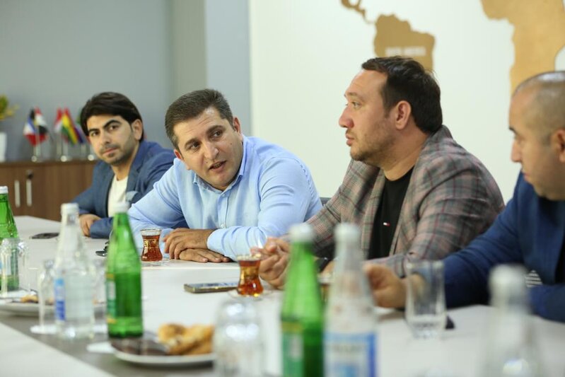 Qoşulmama Hərəkatı Gənclər Təşkilatı Milli Mətbuat Günü münasibətilə media rəhbərləri ilə görüş keçirdi - FOTOLAR