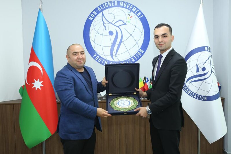 Qoşulmama Hərəkatı Gənclər Təşkilatı Milli Mətbuat Günü münasibətilə media rəhbərləri ilə görüş keçirdi - FOTOLAR