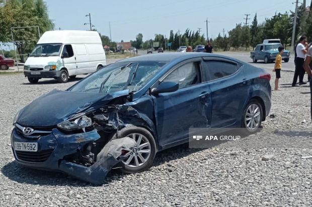 Ağcabədidə iki minik maşını toqquşdu, xəsarət alan var - FOTO