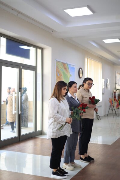 Qızları kitablarla təmin edək' adlı layihə təqdim edildi - FOTOLAR