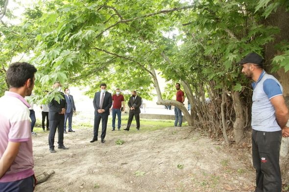 Xaçmazın icra başçısı Qıraqlı kəndində ağsaqqallarla görüşüb – FOTO
