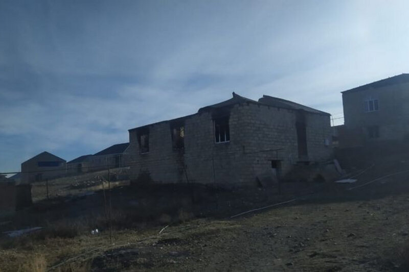 6 evdən oğurluq etdikdən sonra mənzilləri yandırıb - FOTO