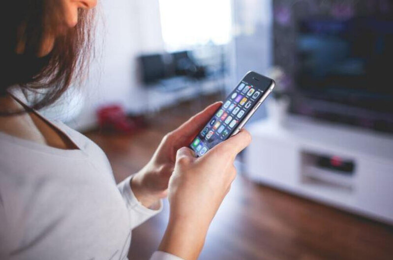 Mobil cihazların qeydiyyatı üçün rüsumlar azaldıldı