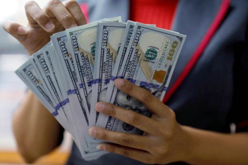 Dollar almaq istəyənlərin NƏZƏRİNƏ