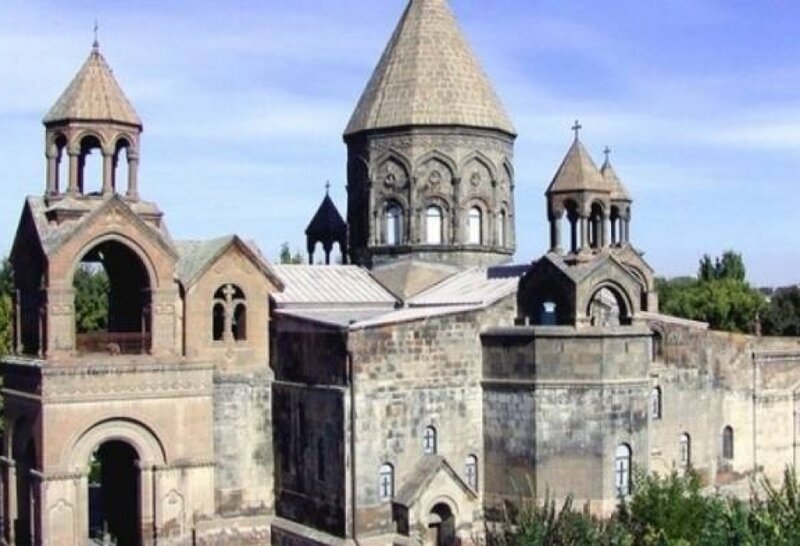 Erməni kilsəsi: Silahlı revanşizm mənbəyi