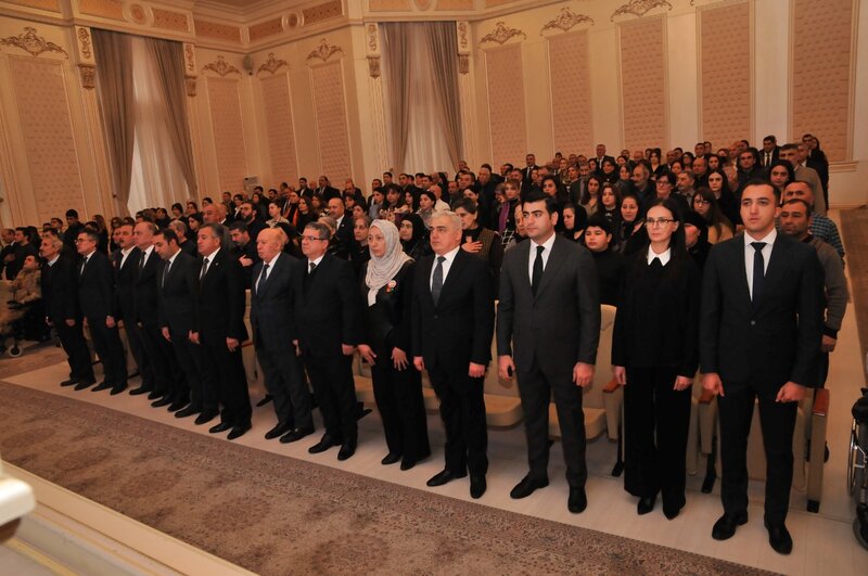 Abşeronda rayonunda 20 Yanvar şəhidlərinin xatirəsi anılmışdır - FOTOLAR
