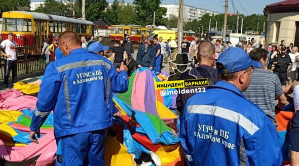 Rusiyada faciə: Havaya qalxan batutdan iki azyaşlı yerə çırpıldı - FOTO/VİDEO