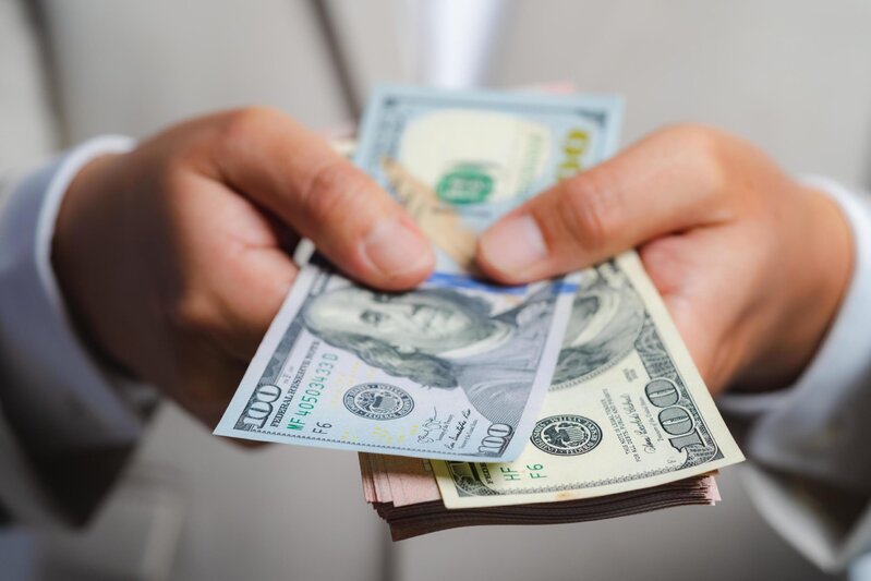 Pul bazarında yüksəliş havası: Avro və rubl güclənir, dollar isə