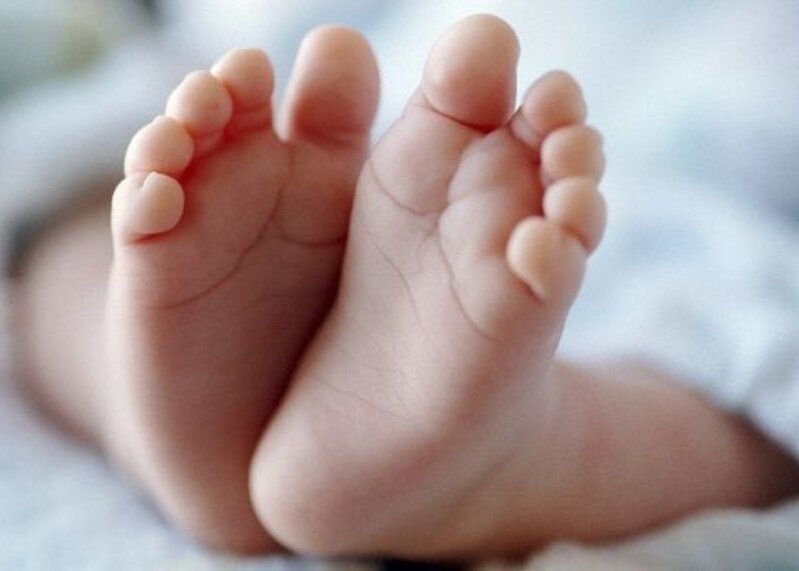 Xırdalanda 1 yaşlı körpə öldü