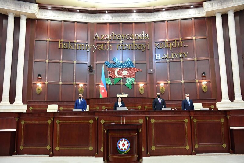 Payız sessiyasının son iclasında deputatlar nələri müzakirə edəcək? 