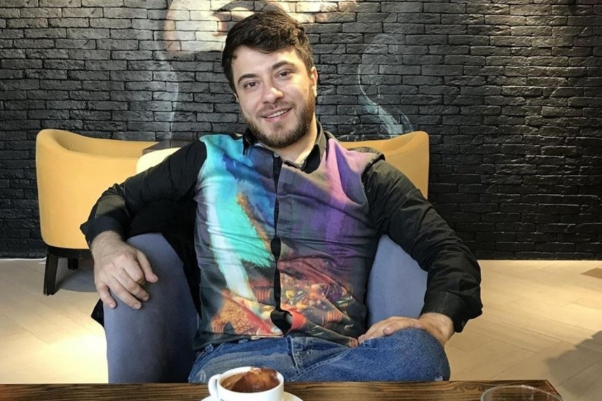 "Azərbaycanda saçımın tükü qədər müğənni var