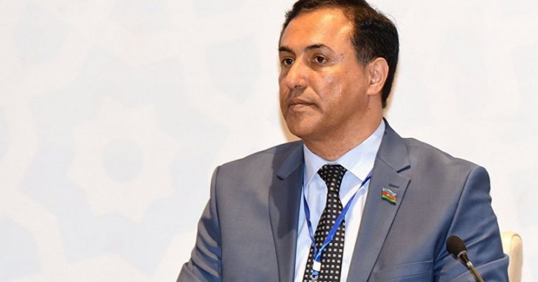 Evli tələbəsiylə eşq yaşadığı deyilən Elman Nəsirov: 