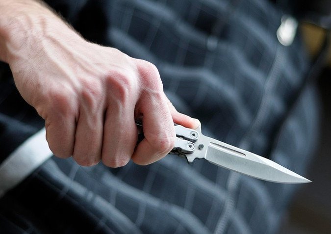 Azərbaycanda dəhşət: Kişi arvadını öldürdü, oğlunu yaraladı