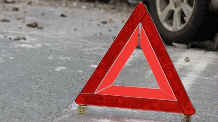 Tovuzda yolu keçmək istəyən iki məktəblini avtomobil vurdu
