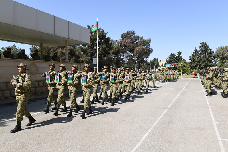 Azərbaycan sərhədçilərinə orden və medallar təqdim edilib - FOTO