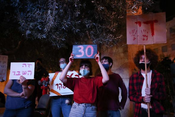 Yeniyetmə qız 30 kişi tərəfindən zorlandı - FOTO