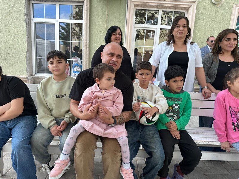 Miri Yusif doğum gününü kimsəsiz uşaqlarla keçirdi - FOTOLAR