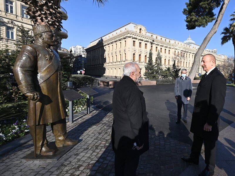 Tağıyevin abidəsi ilə bağlı bir neçə yer təklif edilmişdi, mən buranı seçdim