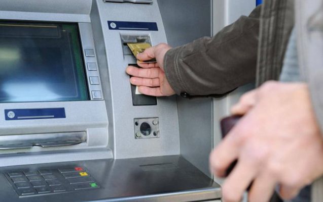 Pensiya və maaşları istənilən bankdan ala biləcəyik