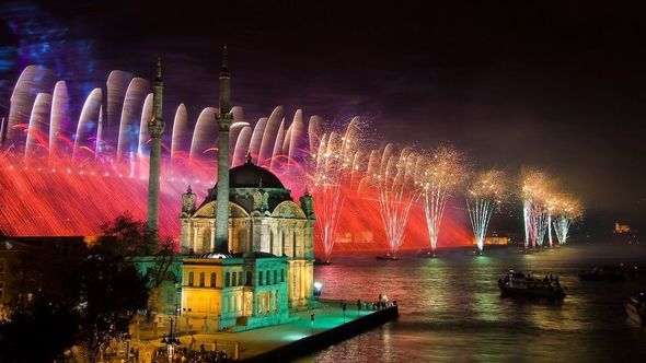 Dünya Yeni ili belə qarşıladı - FOTO
