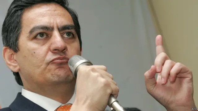 Əli Kərimlini o müdafiə edəcək - Orderini DTX-yə təqdim etdi + FOTO