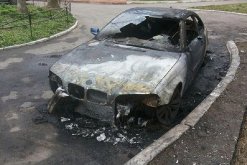Bakıda "BMW" yandı