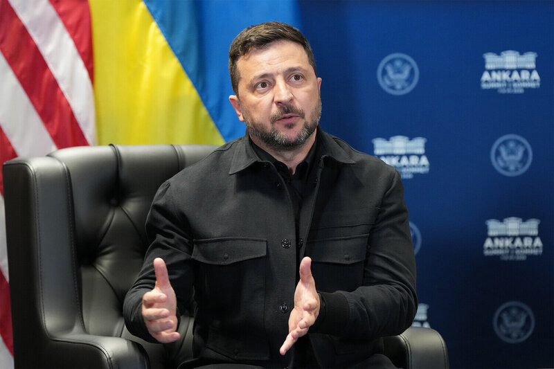 Zelenski müşayiət altında bu ölkəyə gedir - 40-dan çox polis postu quruldu