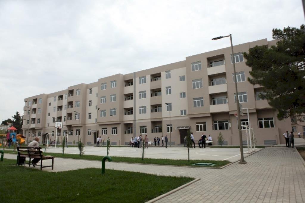 Salyanda 33 şəhid ailəsi və müharibə əlilinə mənzillər verildi - FOTO