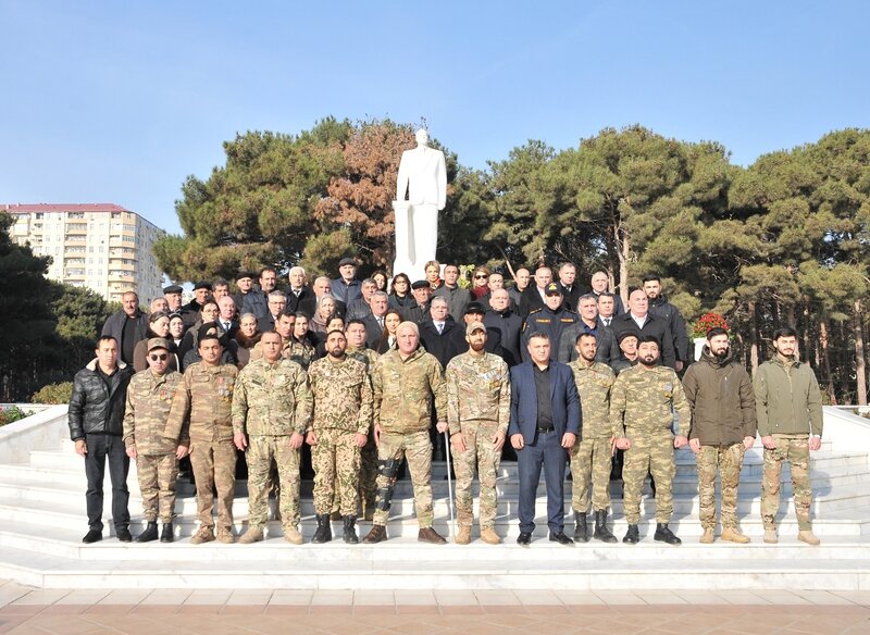 Abşeron rayonunda Ulu Öndər Heydər Əliyevin anım günü dərin ehtiramla qeyd olunub - FOTOLAR