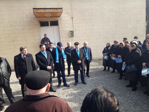 Nizami Səfərov seçiciləri ilə görüşlərini davam etdirir - FOTO