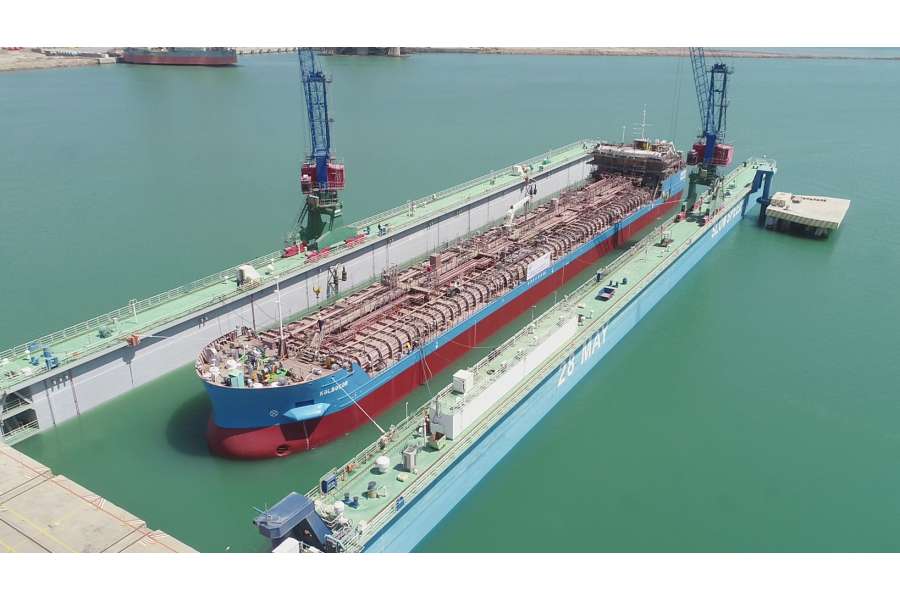 Azərbaycan istehsalı olan ikinci tanker inşasının növbəti mərhələsi üçün suya salındı - VİDEO