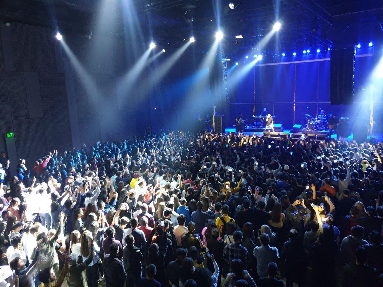 Ceza Bakıdakı konsertindən danışdı: "Bu qədər sevildiyimi görmək çox xoşdur