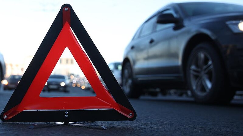Ağsuda sürücü yol qəzasında ağır xəsarət aldı