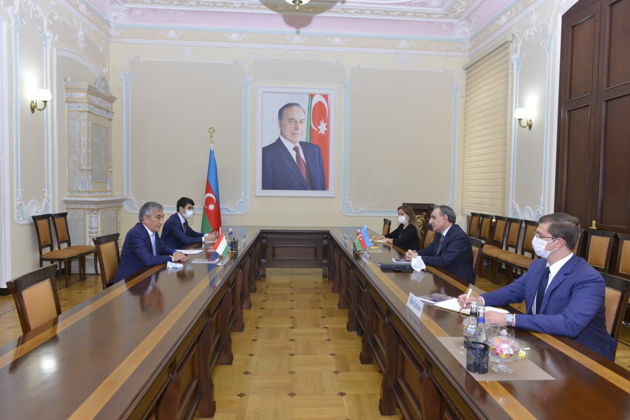 Kamran Əliyev Tacikistanın ölkəmizdəki səfiri ilə görüşüb - FOTO