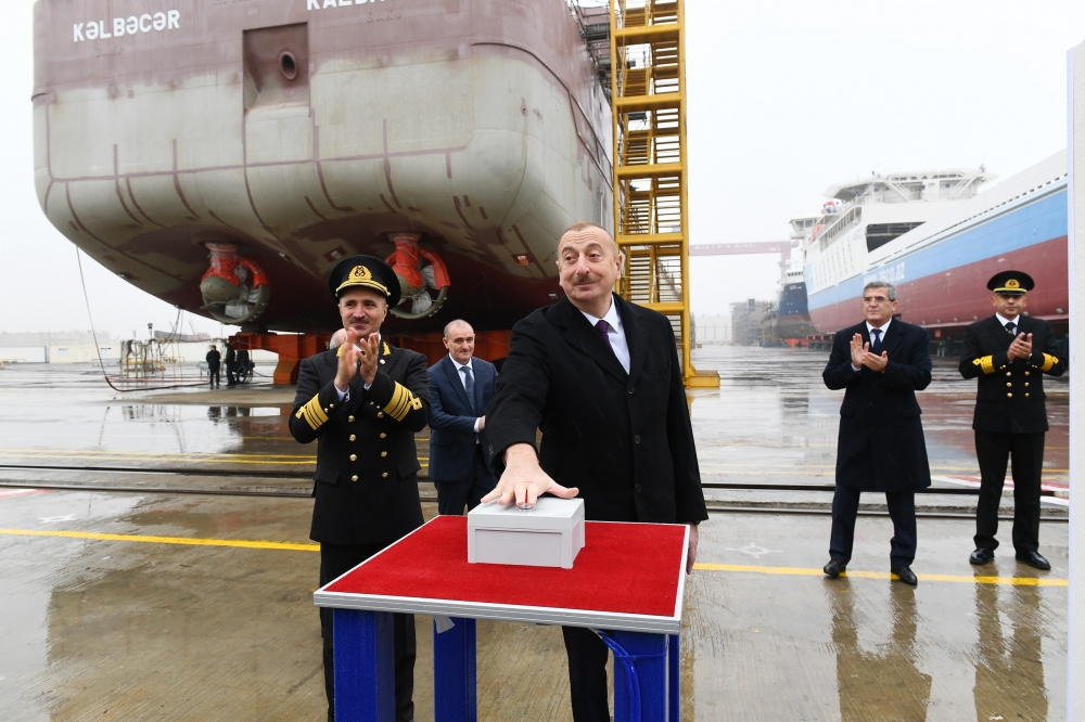 Prezident Bakı gəmiqayırma zavodunda inşa olunmuş ilk tankerin istismara verilməsi mərasimində - YENİLƏNİB