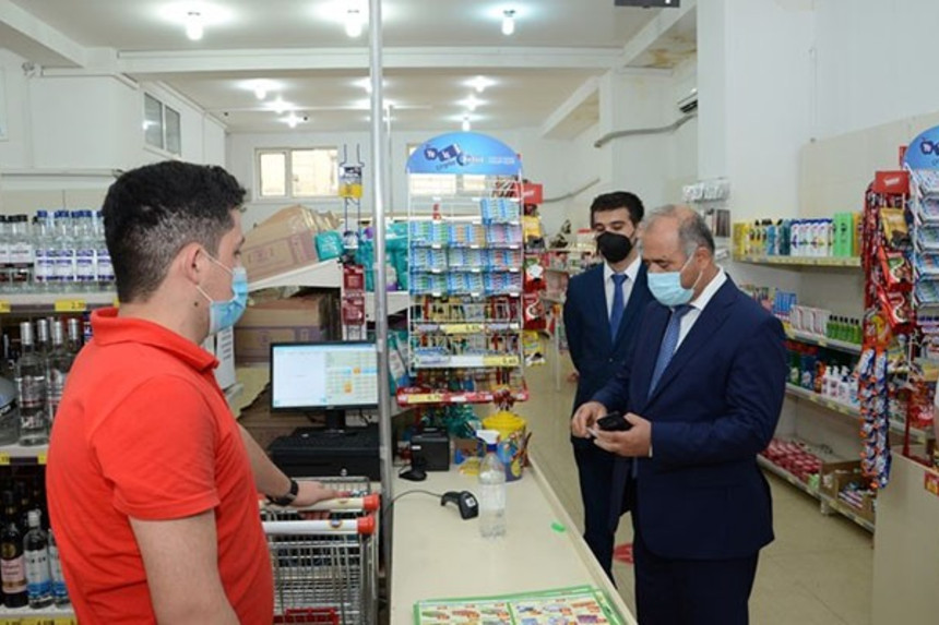 "OBA" və "Qrandmart"ın işçiləri cərimələndi - FOTO