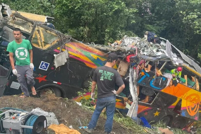 Braziliyada avtobus qəzası, 21 nəfər ölüb