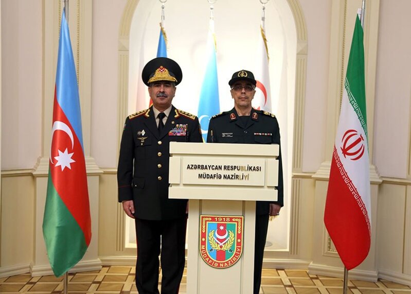 Zakir Həsənov iranlı generalla danışdı