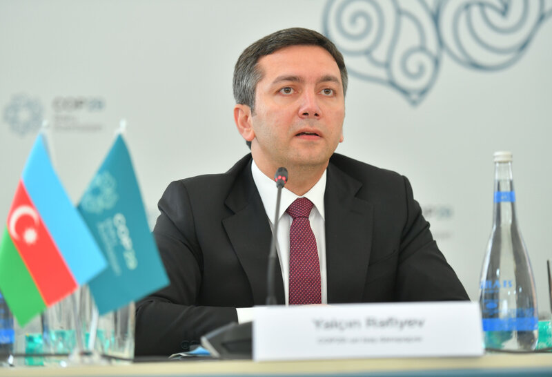 Yalçın Rəfiyev: 