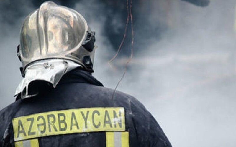 Bakıda mağazada yanğın olub