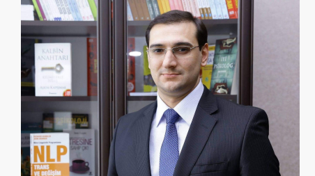 Faydalı karyera qurmaq istəməyən insan cəmiyyətə yükdür' – Müsahibə