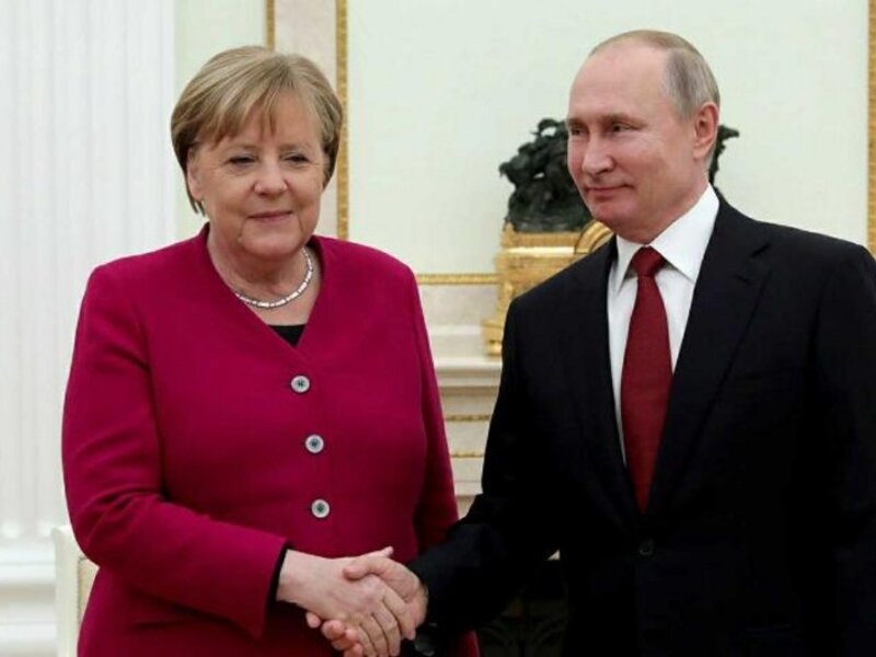 Moskvada Putin və Merkel arasında danışıqlar başladı