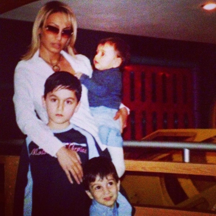 "Övladlarıma görə rahat yata bilmirəm" - Nura Suri