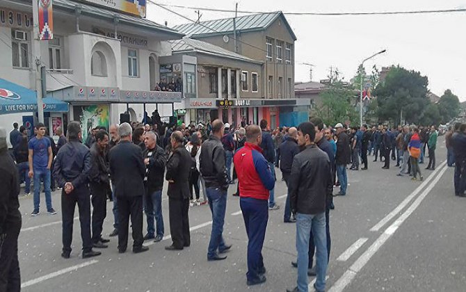 Separatçılar bir-birini bombaladı - FOTO