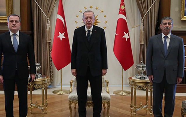 Bir fotonun göndərdiyi diplomatik mesaj